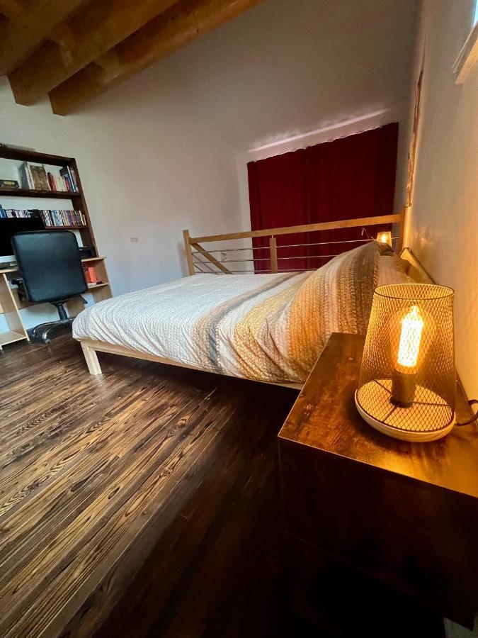Capstay La Louvière Esterno foto