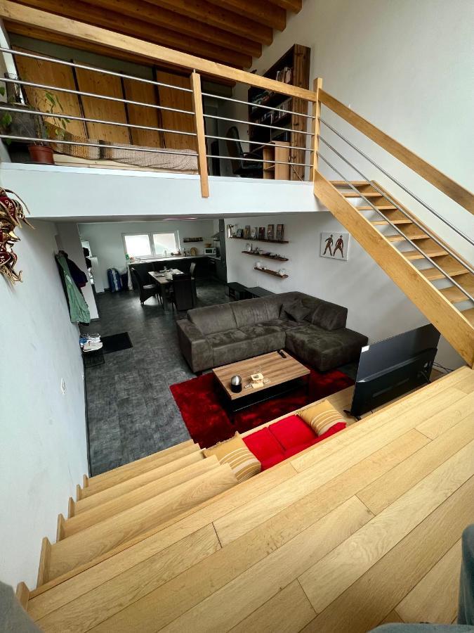 Capstay La Louvière Esterno foto